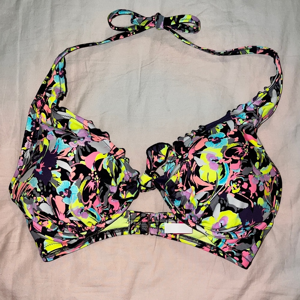 Victoria’s Secret bikini top 34DD